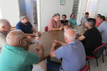 REUNIÃO SOBRE A REESTRUTURAÇÃO DO SISTEMA DE DISTRIBUIÇÃO DE MEDICAMENTOS DA REDE PÚBLICA